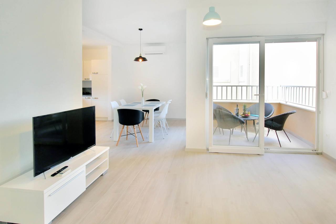 Bacan Family Apartments 察夫塔特 外观 照片